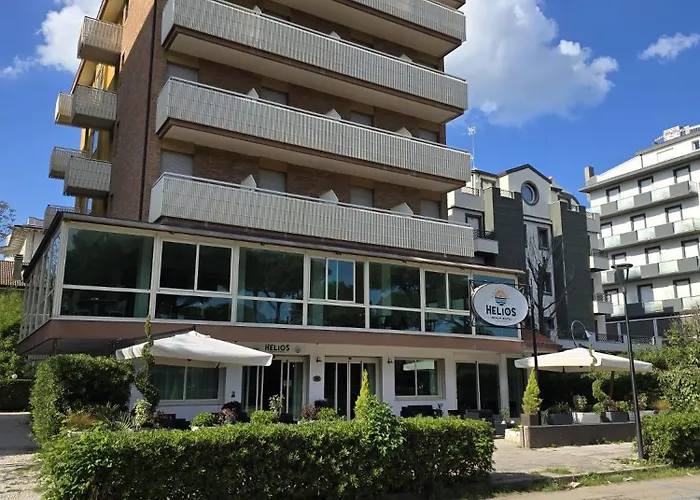 Base Helios - Colazione Fino A Mezzogiorno! Hotel 3*