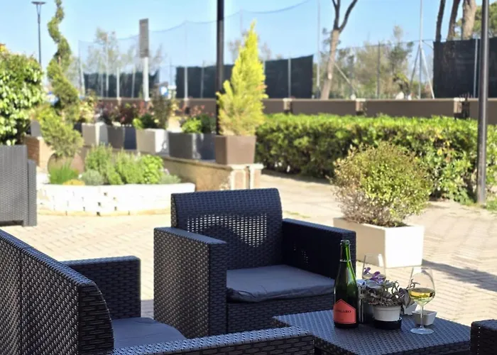 Hotel Base Helios - Colazione Fino A Mezzogiorno! Milano Marittima